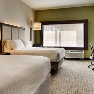 Standard Room Two Queen Beds